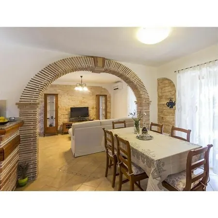 Matija Comfortable Holiday home Svetvincenat