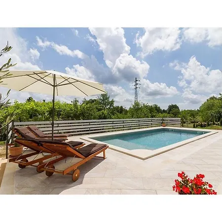 Matija Comfortable Holiday home Svetvincenat